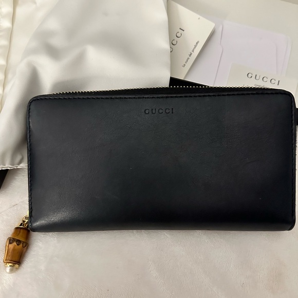 Gucci Classic Continental Black Bamboo & Pearl zipper pull